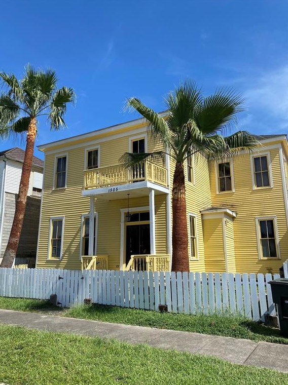 1505 Mechanic St, Galveston, TX 77550