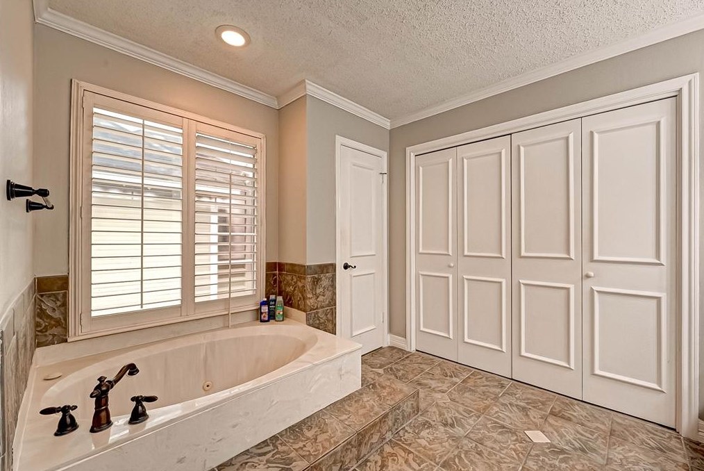 1549 Beaconshire Rd, Houston TX  77077-3868 exterior