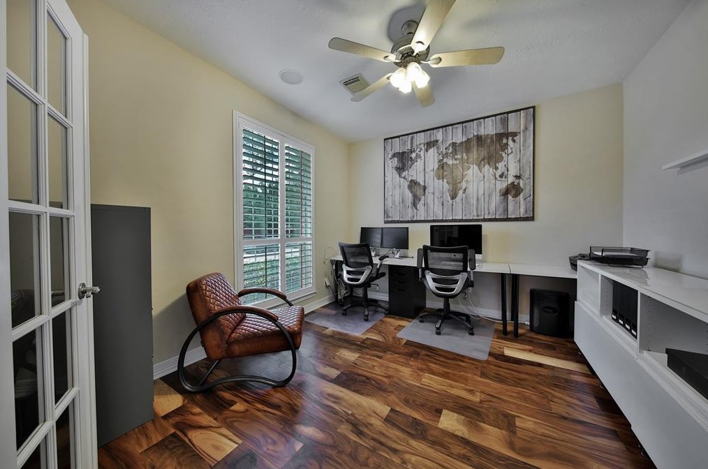 5710 Ballina Canyon Ln, Houston TX  77041-5789 exterior