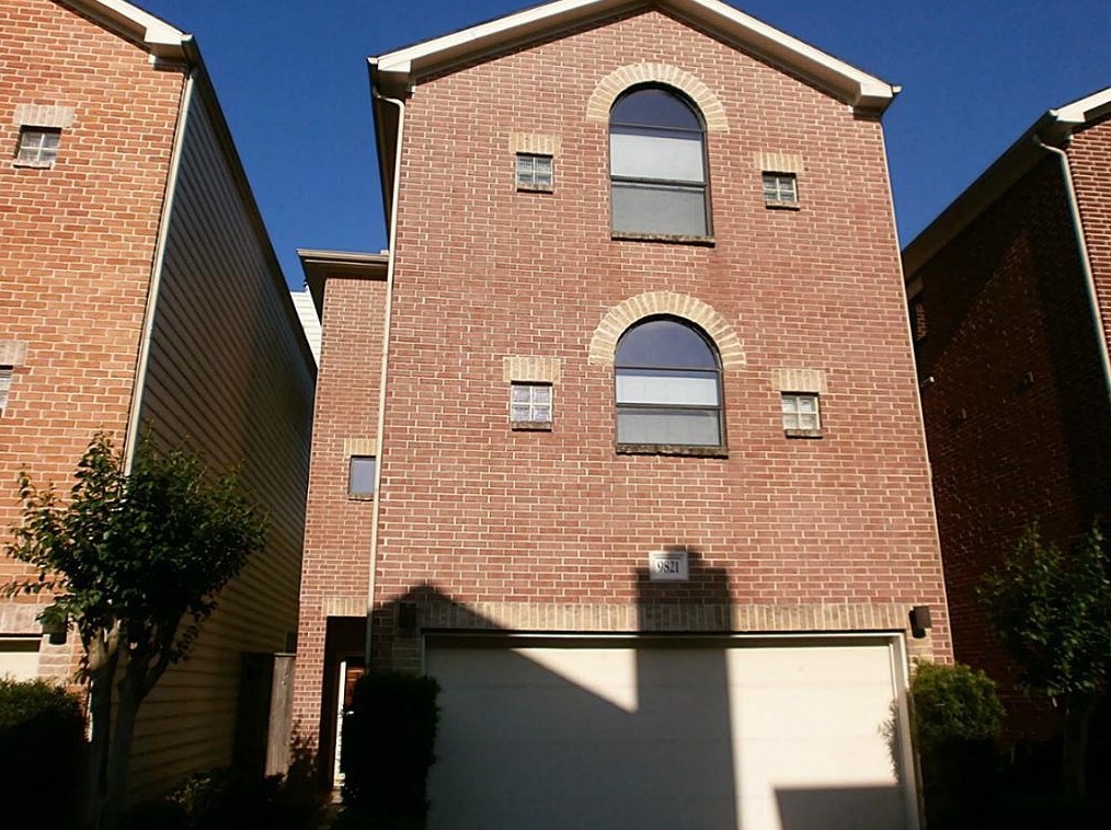 9821 Samantha Suzanne Ct, Houston, TX 77025
