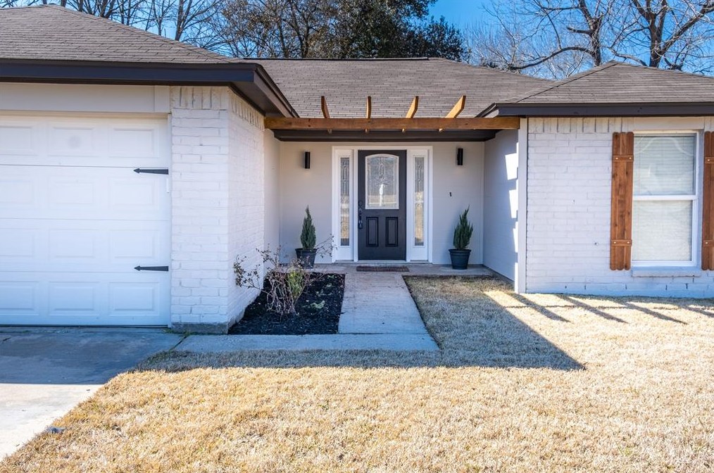 12675 Lake Conroe Hills Dr, Panorama Village, TX 77318