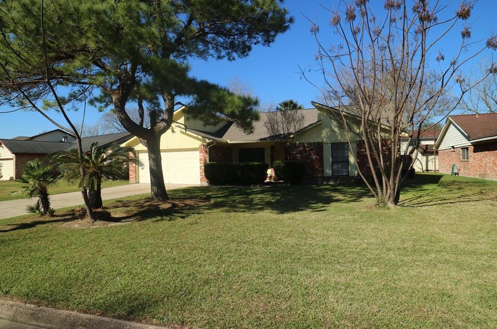 12535 Versailles Dr, Houston, TX 77015