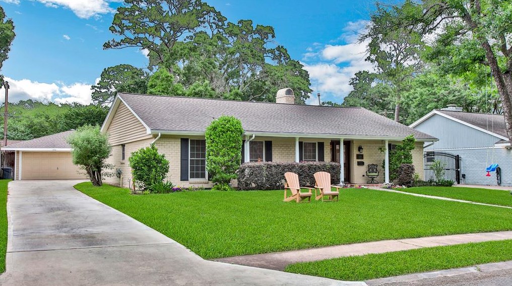 10614 Bordley Dr, Houston, TX 77042-1406