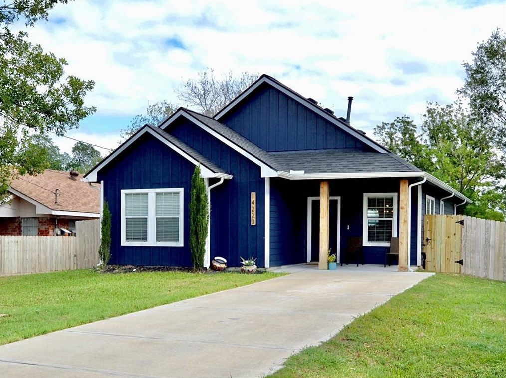14223 W Richmond St, Needville, TX 77461