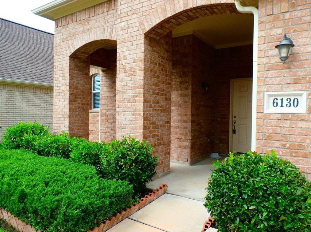 6130 Menor Crest Dr, Spring, TX 77388-6910