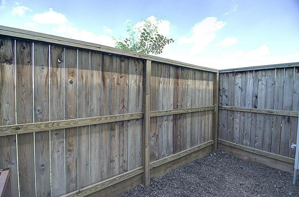 5941 Loop, Houston TX  77033-1941 exterior