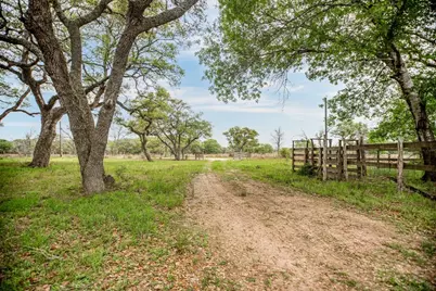 352 N Cr 1301, Edna, TX 77957 - Photo 18