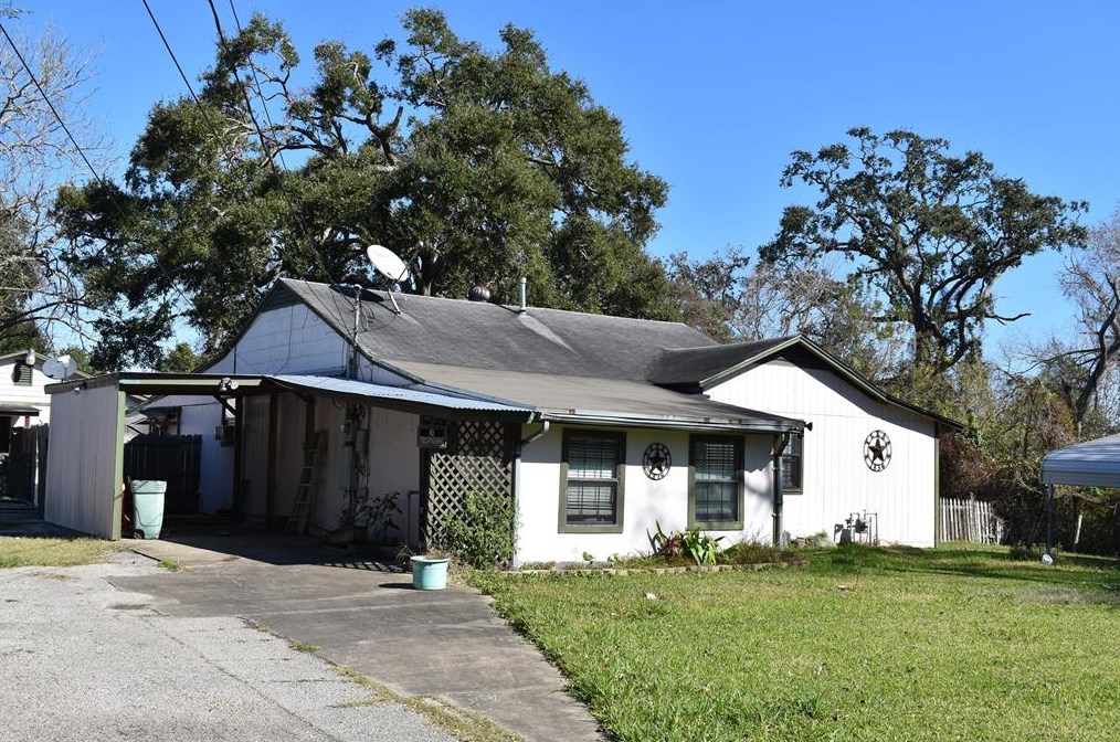 1272 Pecan St, Richwood, TX 77531