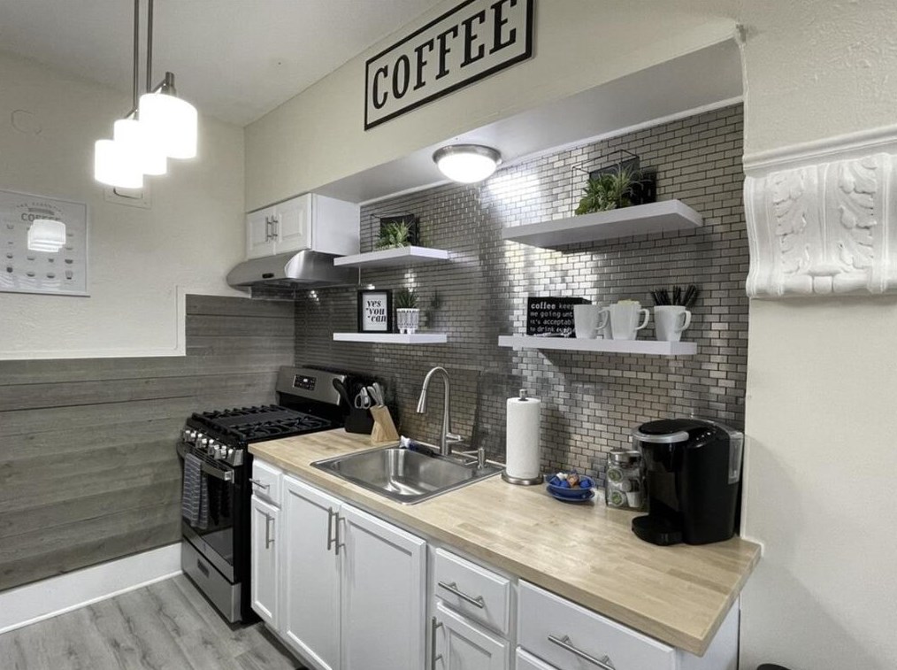 725 Broadway St #2, Galveston, TX 77550
