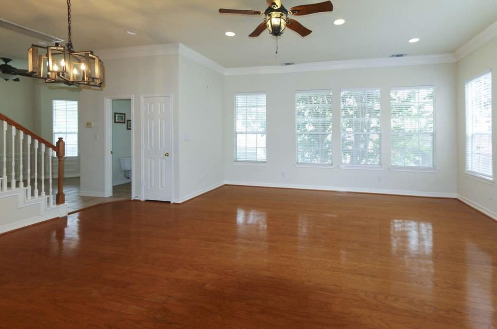 5302 Blossom St, Houston, TX 77007
