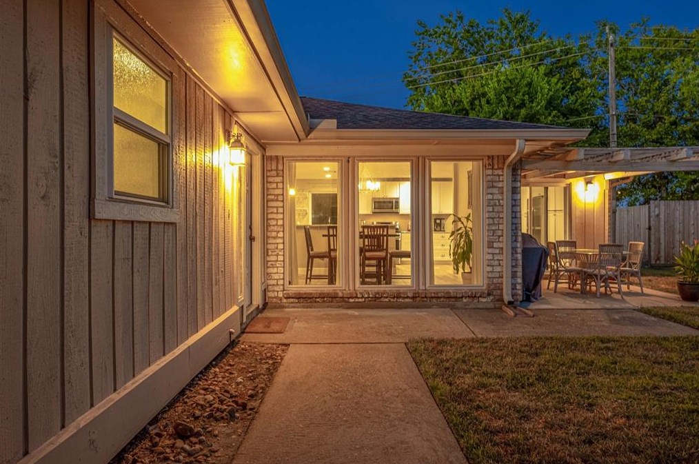 9510 Ravensworth Dr, Houston, TX 77031-3505