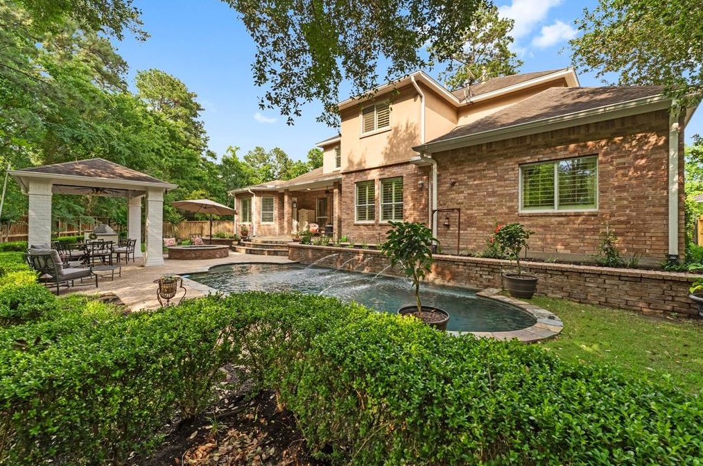 15 Balmoral Pl, Spring TX  77382-1339 exterior