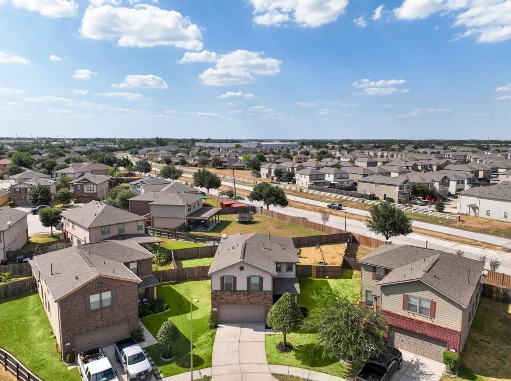 915 Bandon Ln, Houston, TX 77073-1889