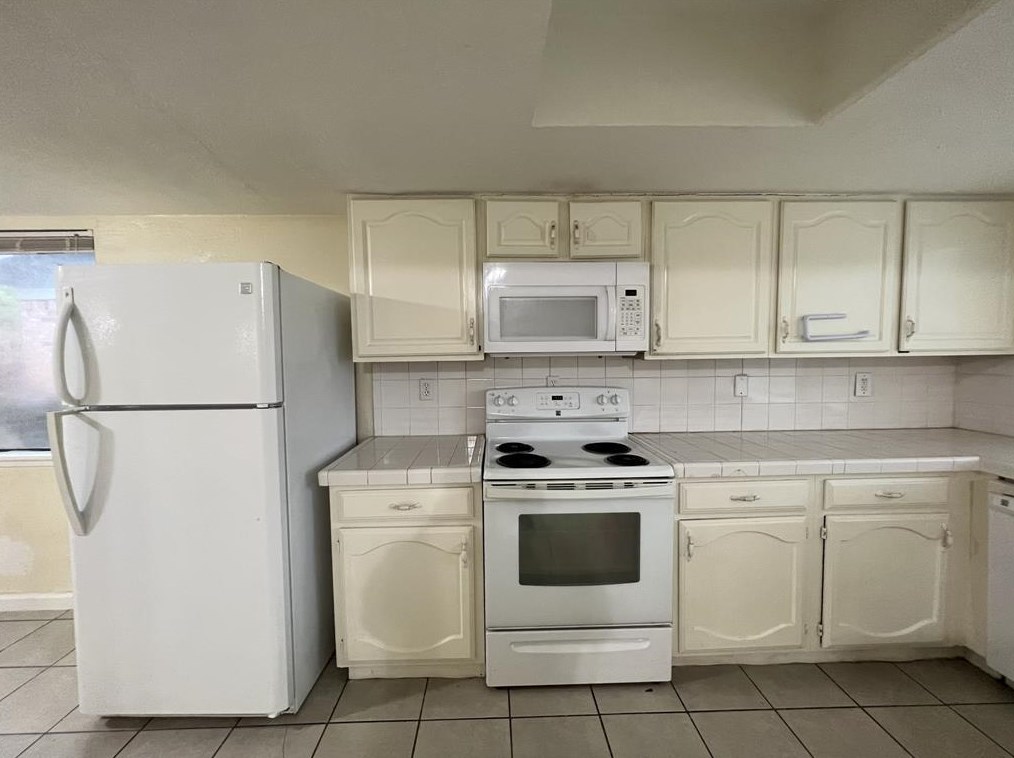 16206 Knollridge Ct, Houston, TX 77053-4202