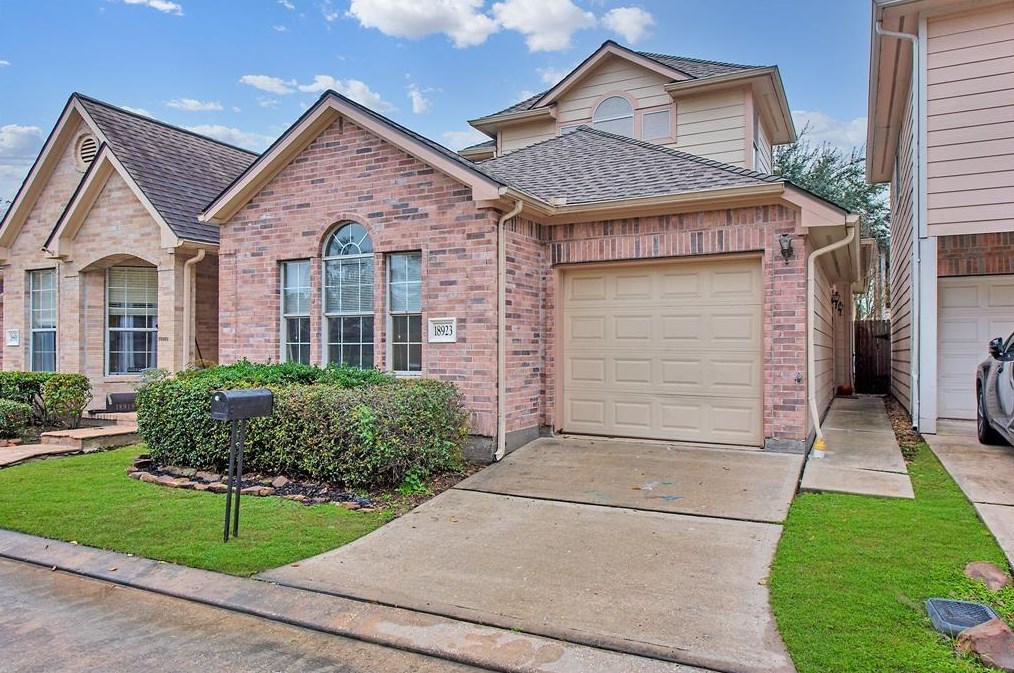 18923 Crescent Fountain Rd, Spring TX  77388-2737 exterior