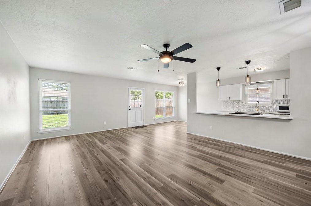 3002 Heritage House Dr, Houston, TX 77598