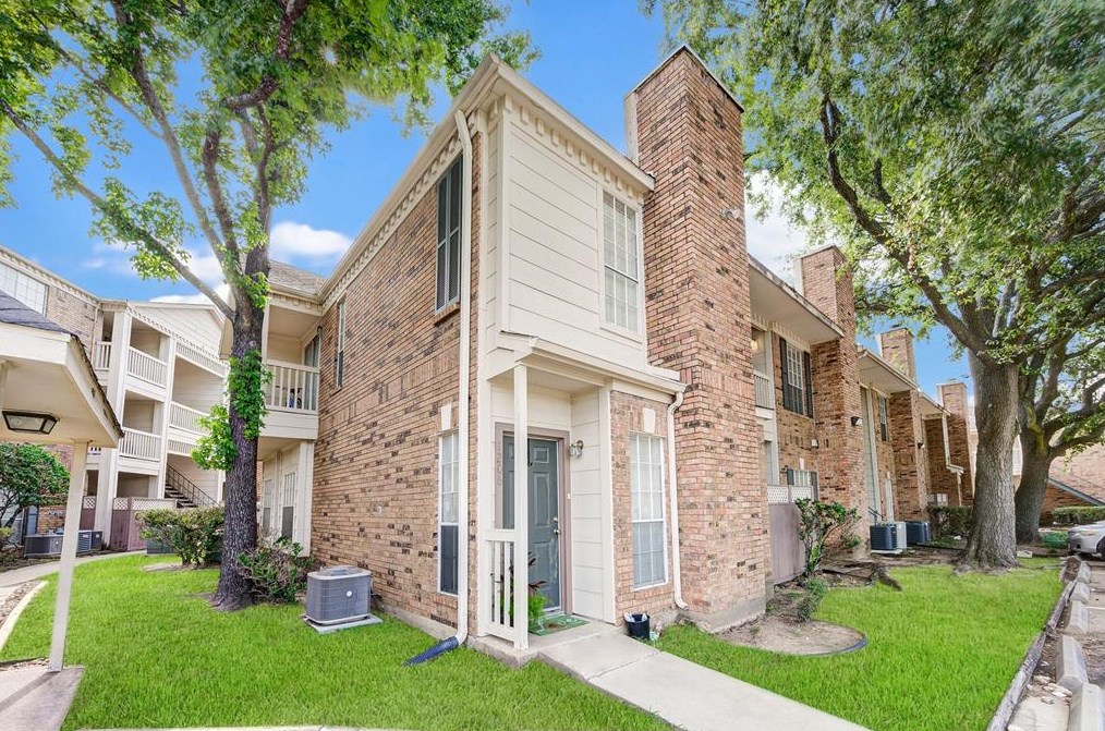 2626 Holly Hall St Apt 1209, Houston, TX 77054