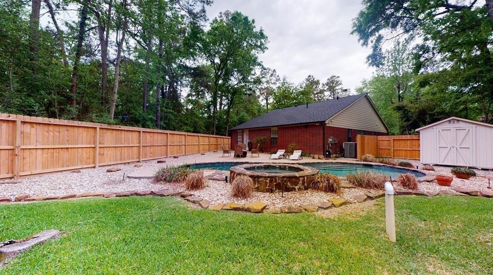 2 Grey Birch Pl, Spring TX  77381-4625 exterior
