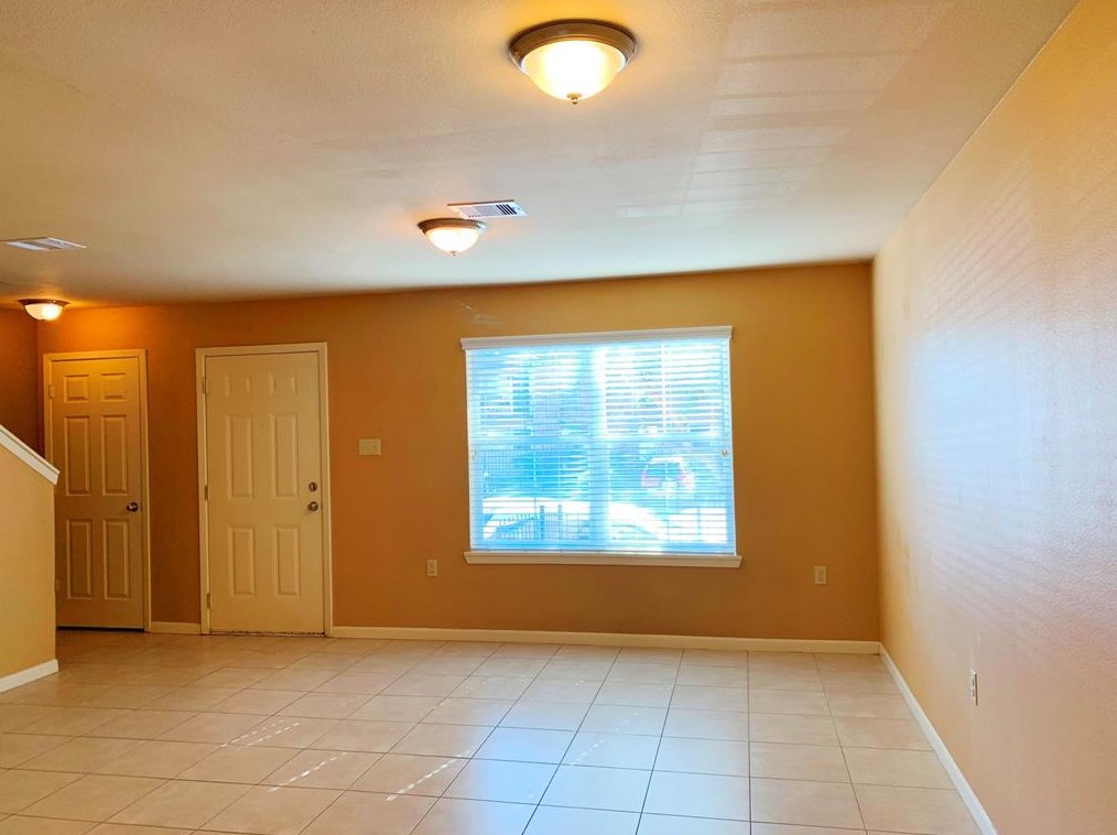 10064 Emnora Ln, Houston, TX 77080