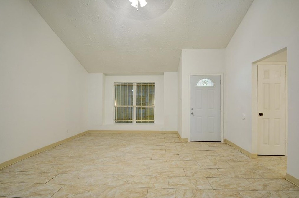 12839 Crystal Cove Dr, Houston TX  77044-1516 exterior