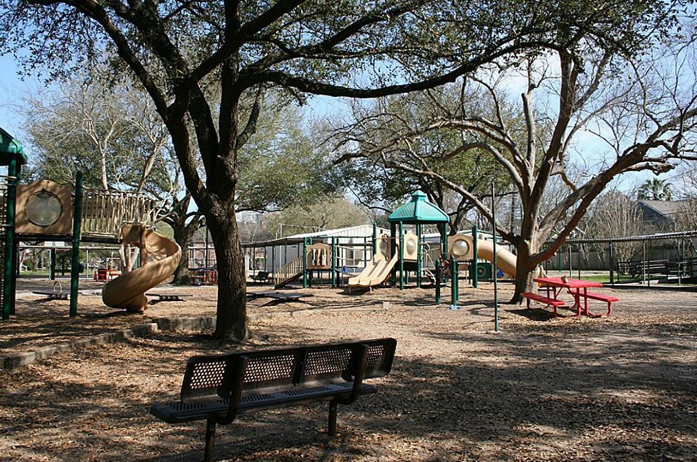 2119 Swift Blvd, Houston TX 77030-1216 exterior