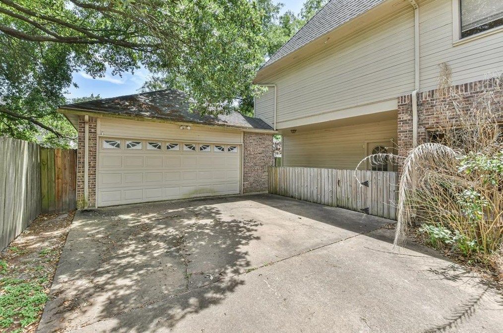 14307 Swan Green Ln, Houston TX  77095-3593 exterior