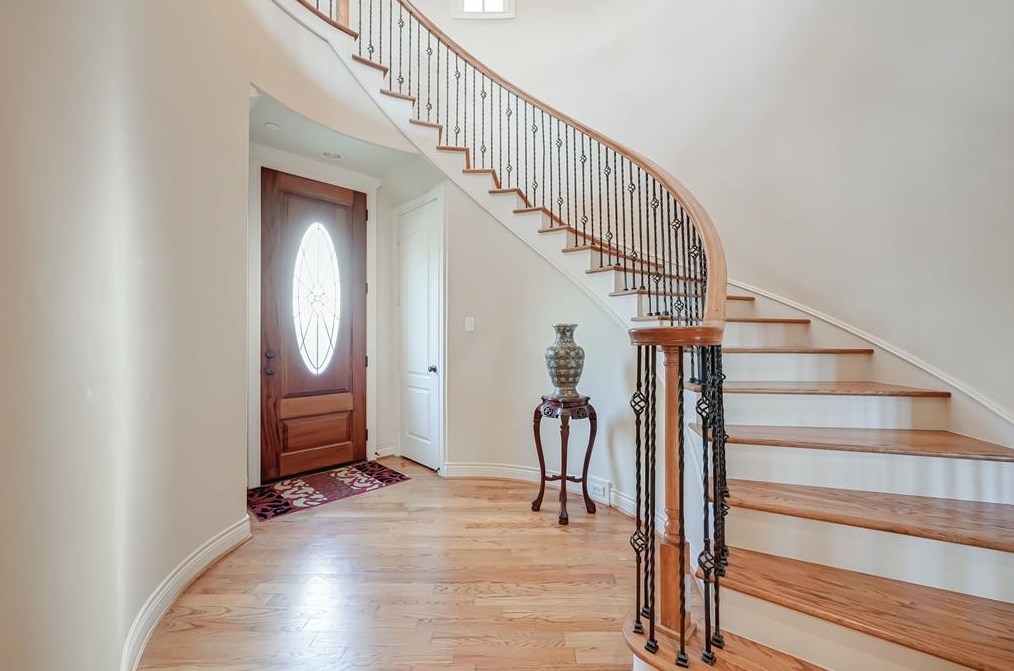 4623 Laurel St, Bellaire, TX 77401