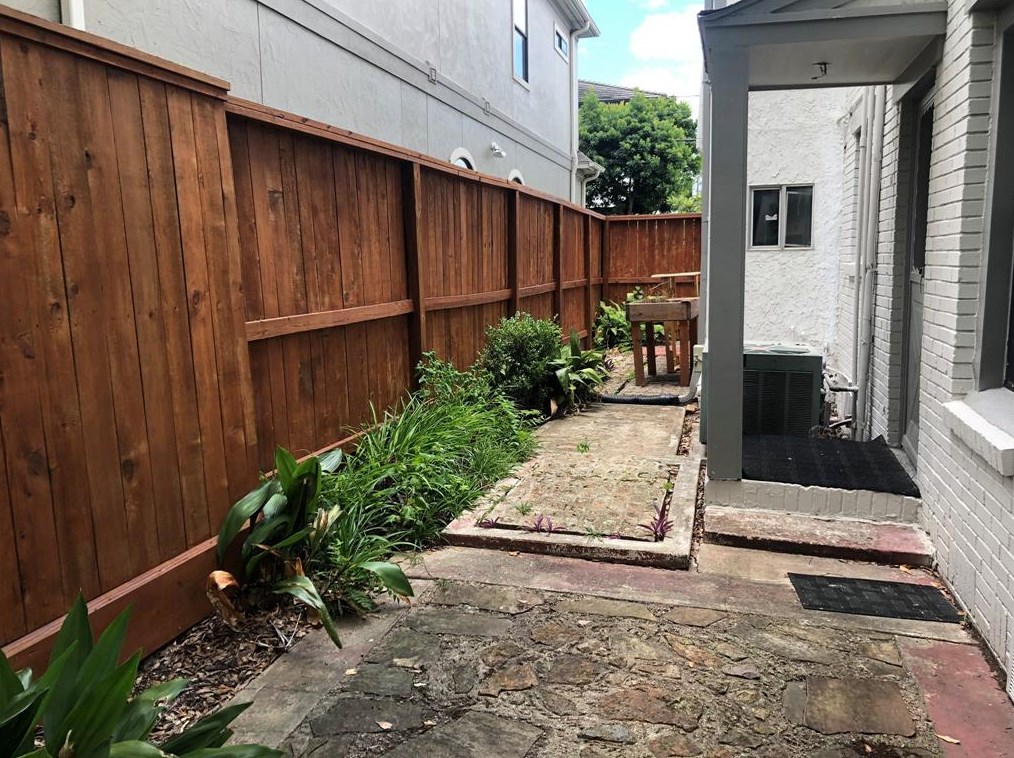 2202 Main St, Houston TX  77098-3319 exterior