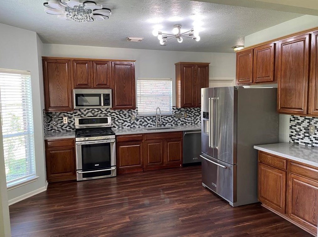 1357 Deer Ridge Dr, League City, TX 77573