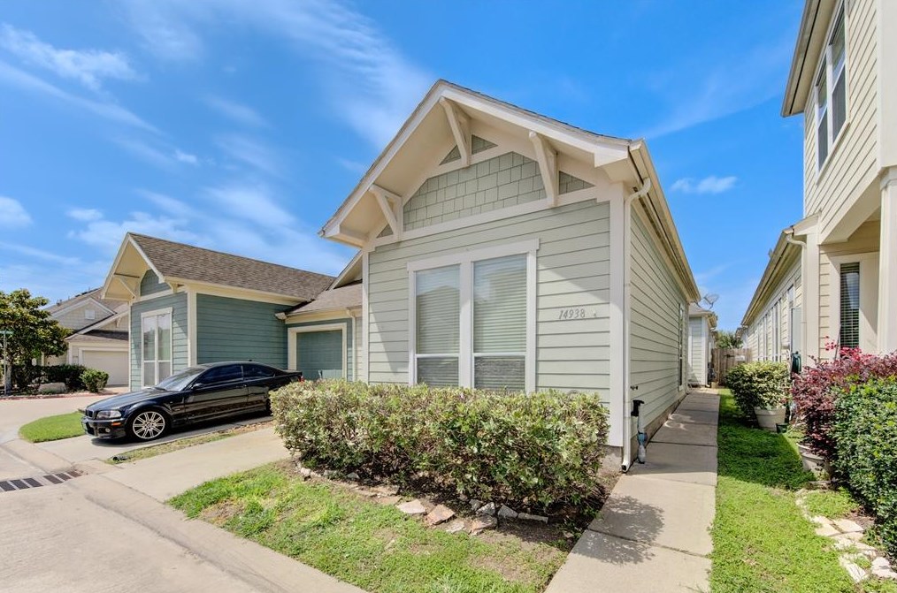 14938 Tuttle Point Dr, Houston, TX 77082-1280