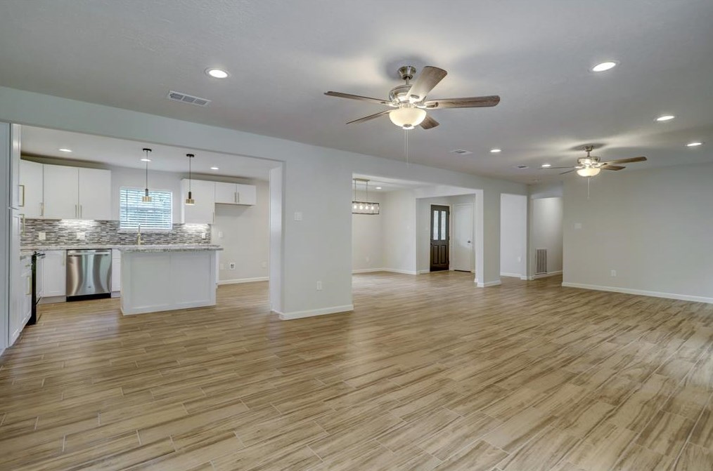 1002 Southern Hills Rd, Humble, TX 77339
