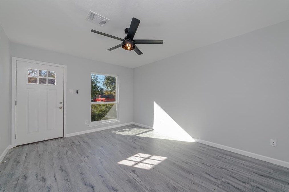 1716 Crestdale Dr, Houston TX  77080-7264 exterior