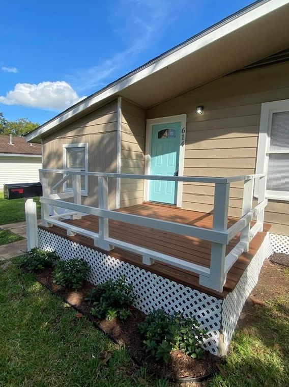 614 Winding Way St, Richwood, TX 77566