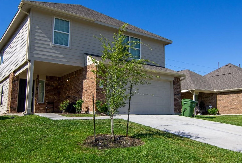 718 Lexus Dr, Humble, TX 77396