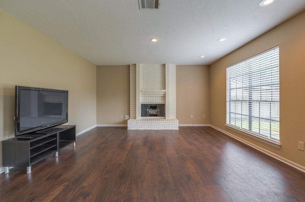 3807 Forest Village Dr, Humble, TX 77339