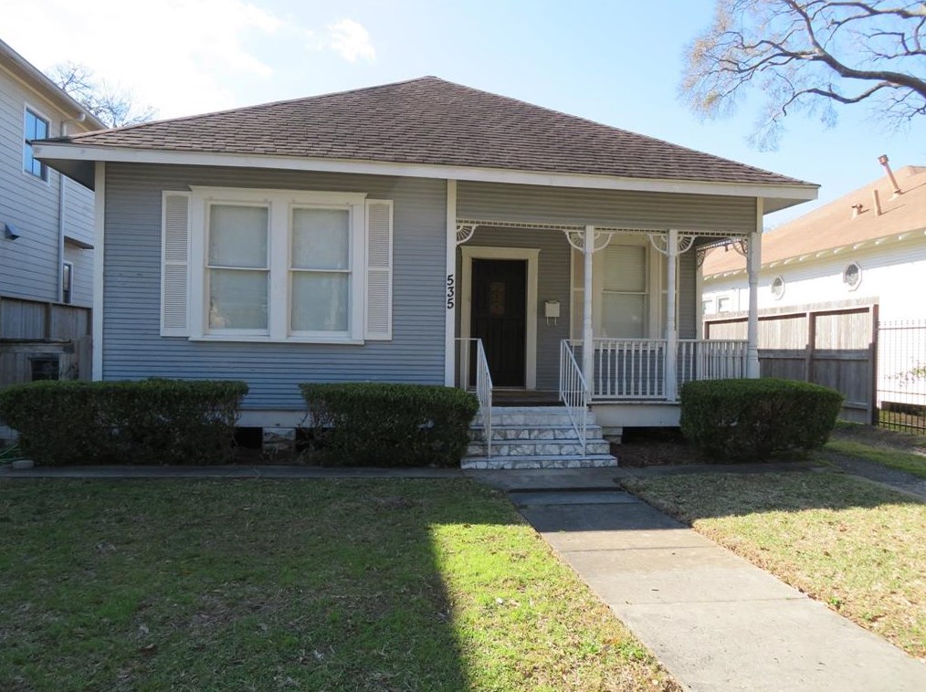 535 Arlington St, Houston TX  77007-2619 exterior