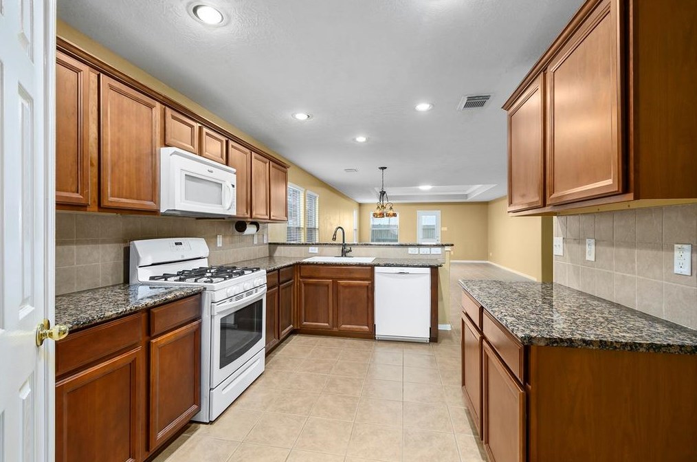 21619 Kingston Terrace Ln, Spring, TX 77379-7575