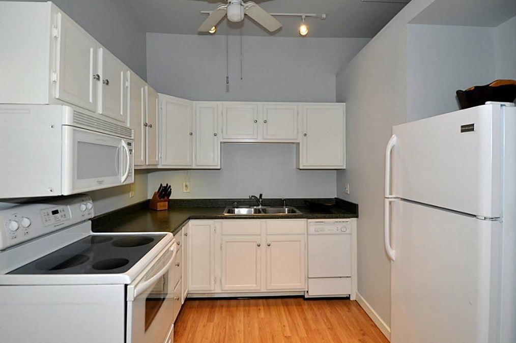 401 Aurora St, Houston TX  77008-2327 exterior