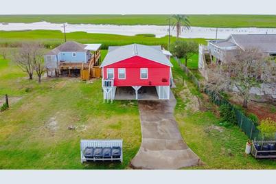 2012 Keystone, Port Bolivar, TX 77650 - Photo 1