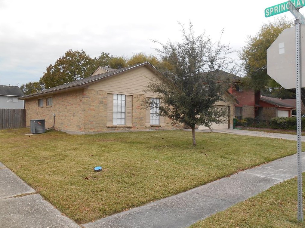 16803 Swanmore Dr, Humble, TX 77396-1339