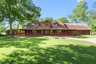 14626 Sycamore Cir, East Bernard, TX 77435 - Photo 2