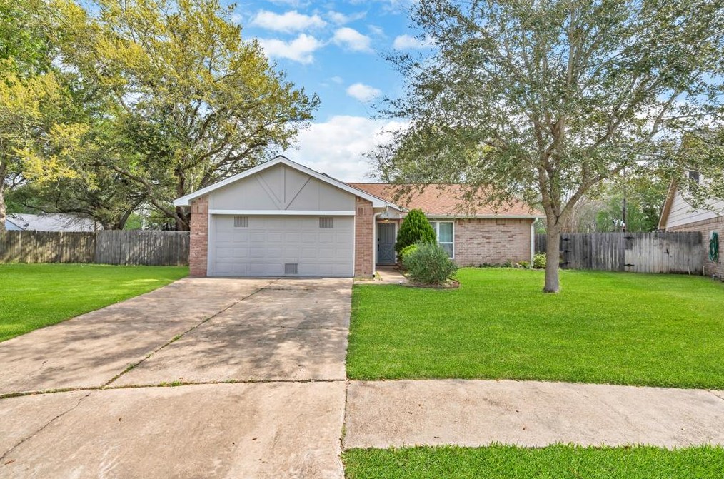 2402 Blue Mist Ct, Sugar Land, TX 77498