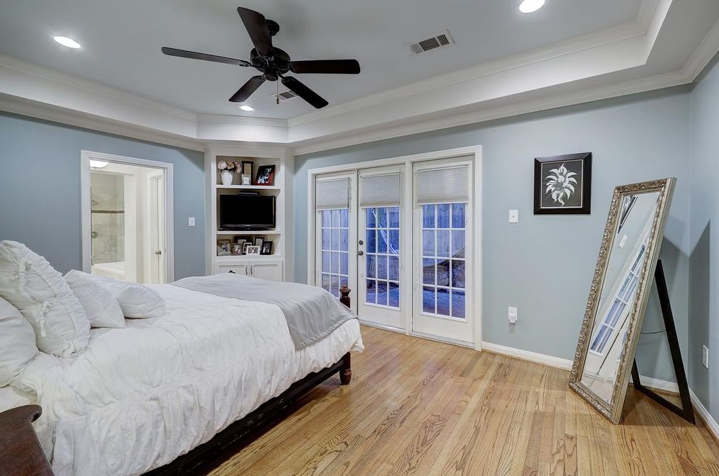 1522 Sue Barnett Dr, Houston TX  77018-5411 exterior
