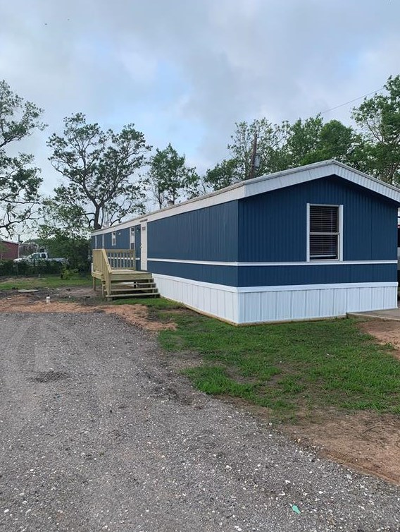 437 County Road 547, Angleton, TX 77515