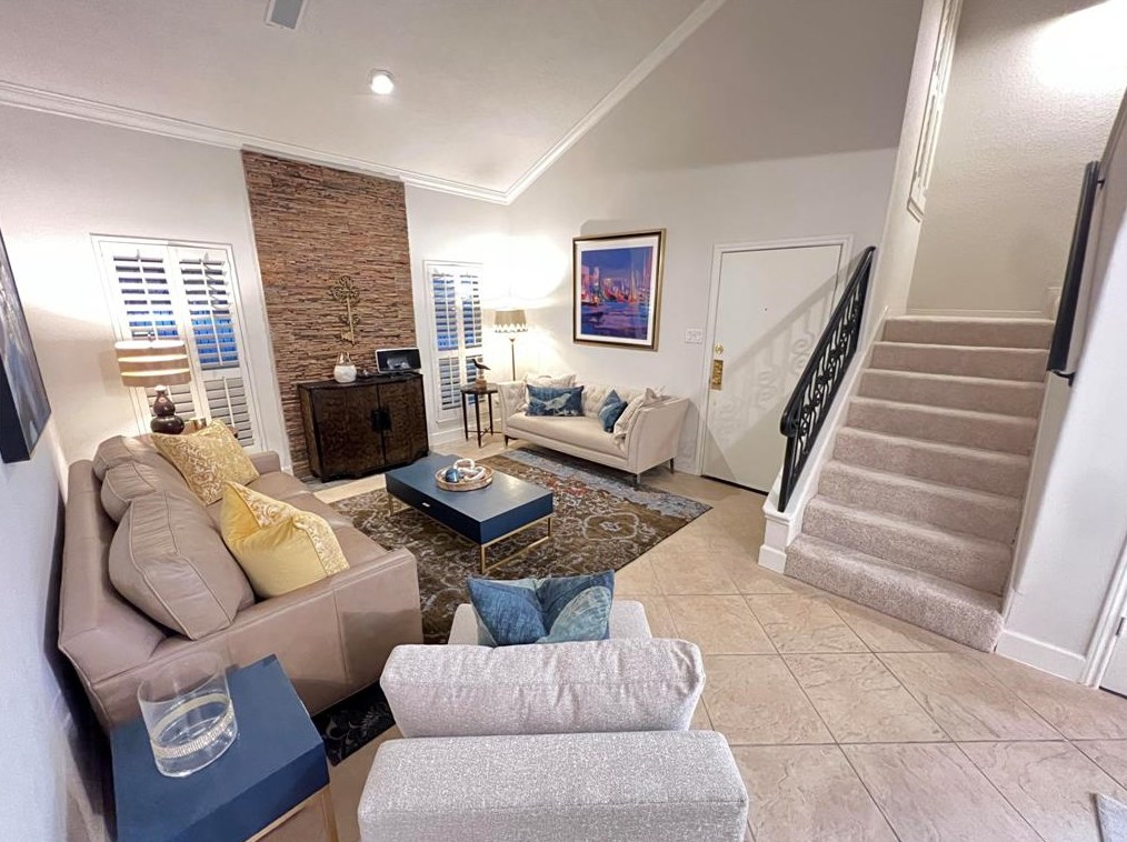 11818 Barryknoll Ln, Houston, TX 77024-4457