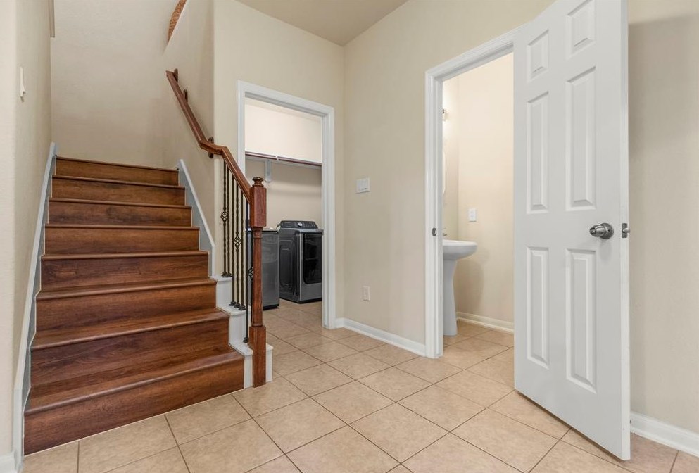 1146 Glenwood Canyon Ln, Houston TX  77077-1056 exterior