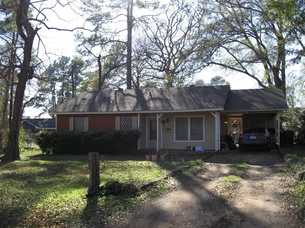1301 Houston St, Conroe, TX 77301