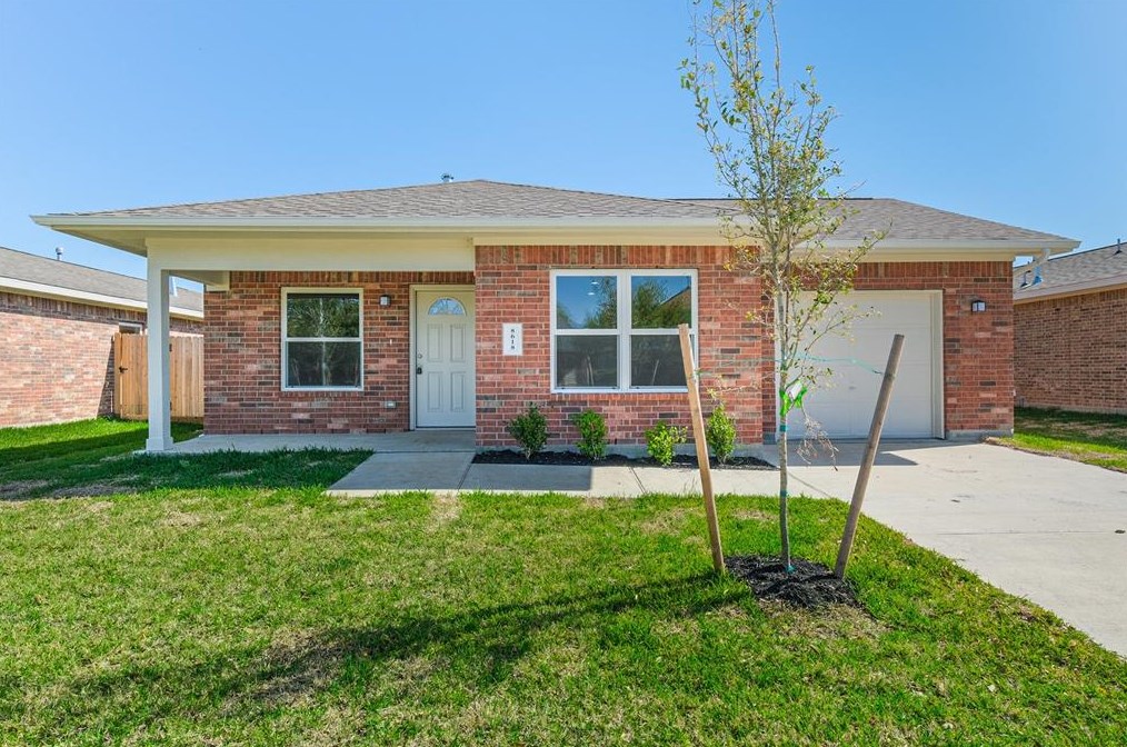 8710 Dallas Acorn St, Houston TX  77078-1105 exterior