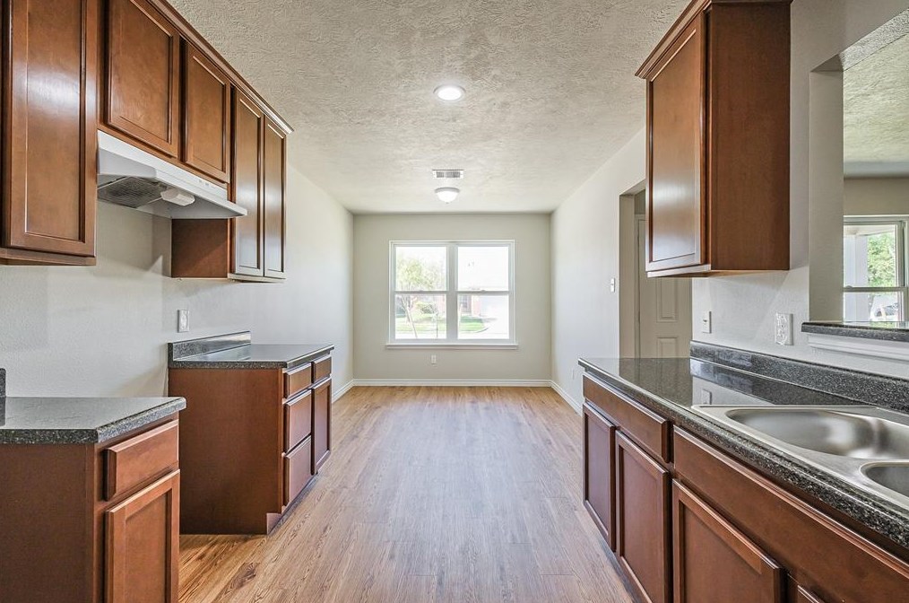 8710 Dallas Acorn St, Houston TX  77078-1104 exterior