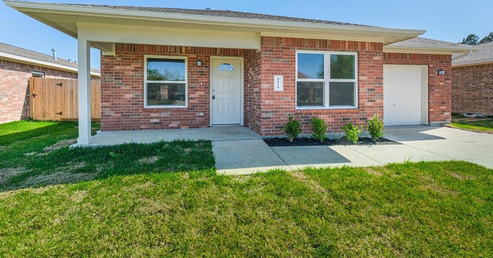 8710 Dallas Acorn St, Houston, TX 77078-1105